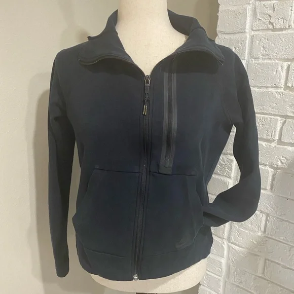 Women’s Nike Black Hi-Lo Zip-Up Jacket - Picture 2 of 6